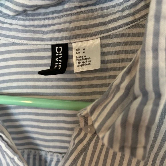 H&M Long Sleeve White and Blue Striped Button Down 4 - Picture 2 of 5